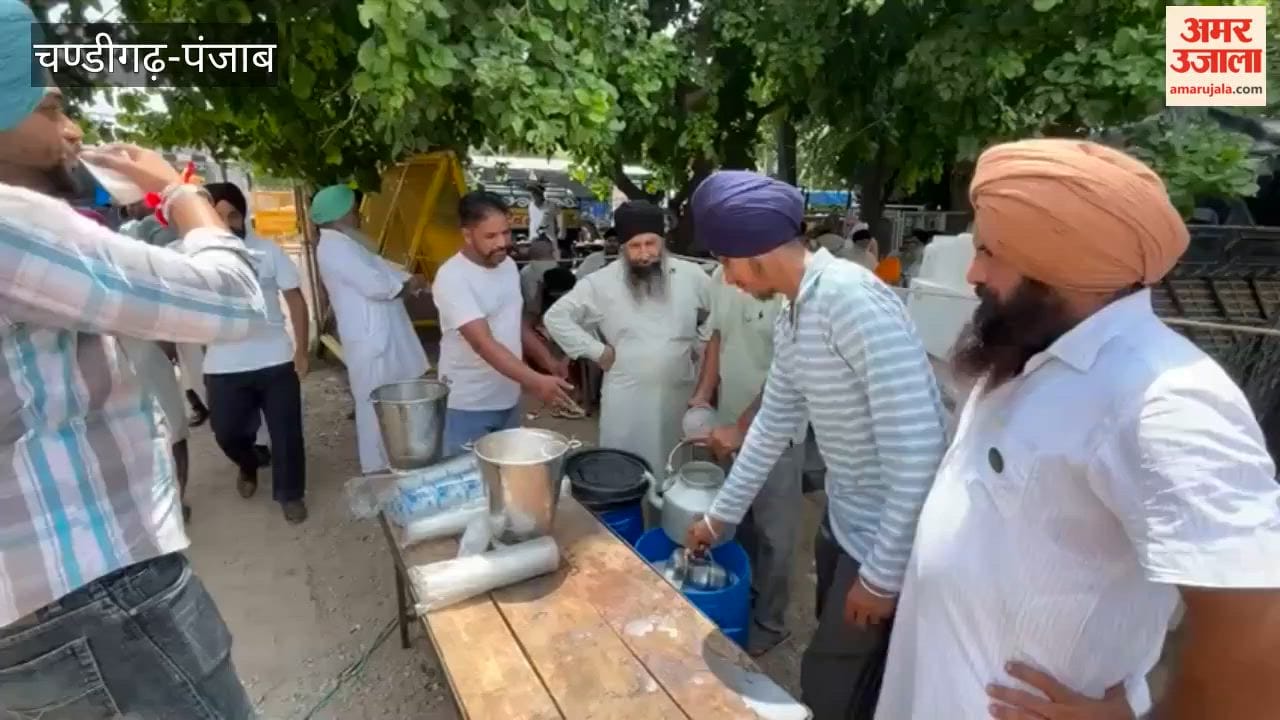 A *langar* serving *lassi* has been set up at the Mohali farmers' protest site.
