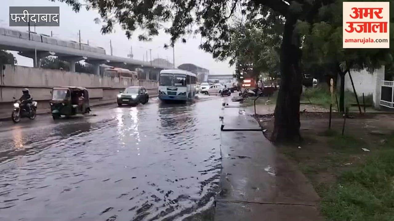 Waterlogging on NH service road in Faridabad