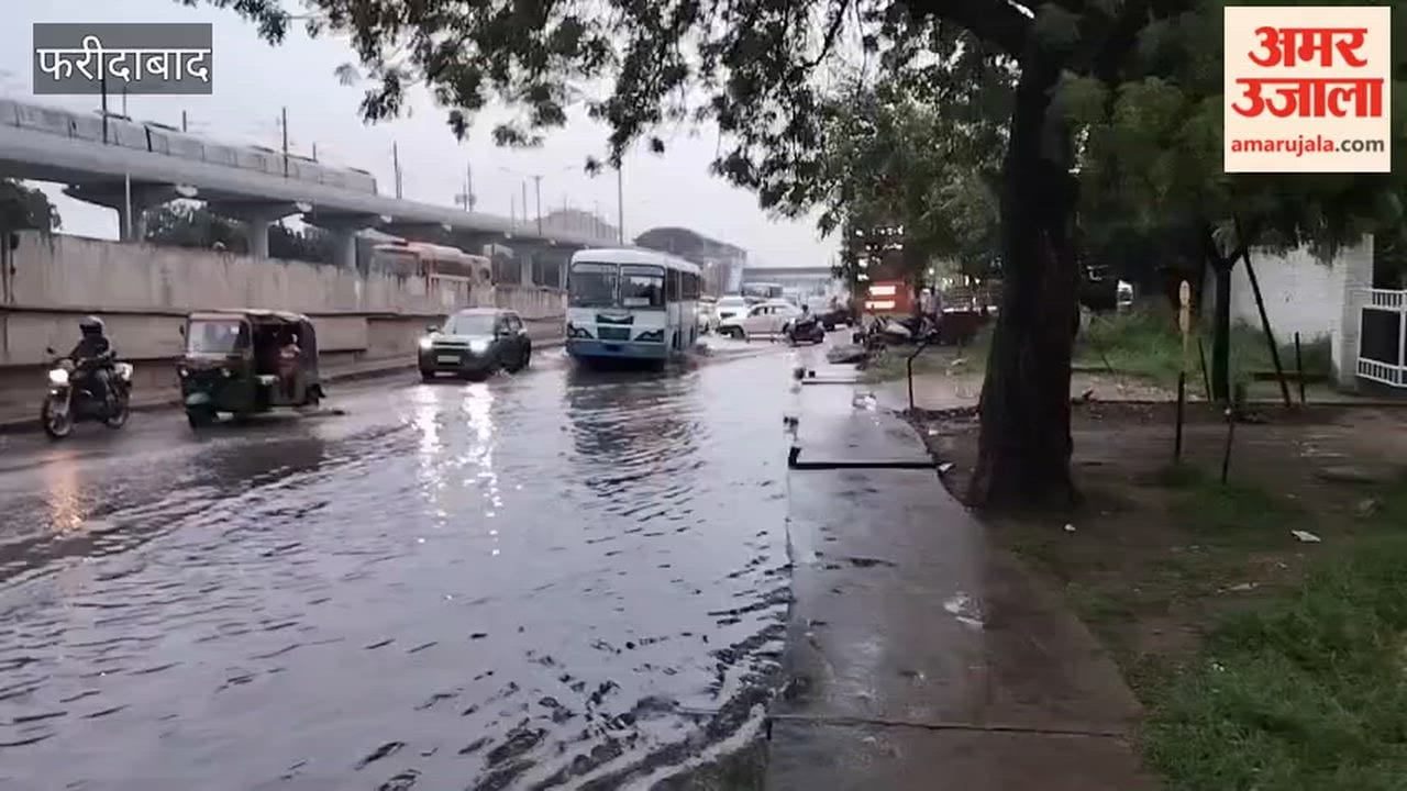 Waterlogging on NH service road in Faridabad