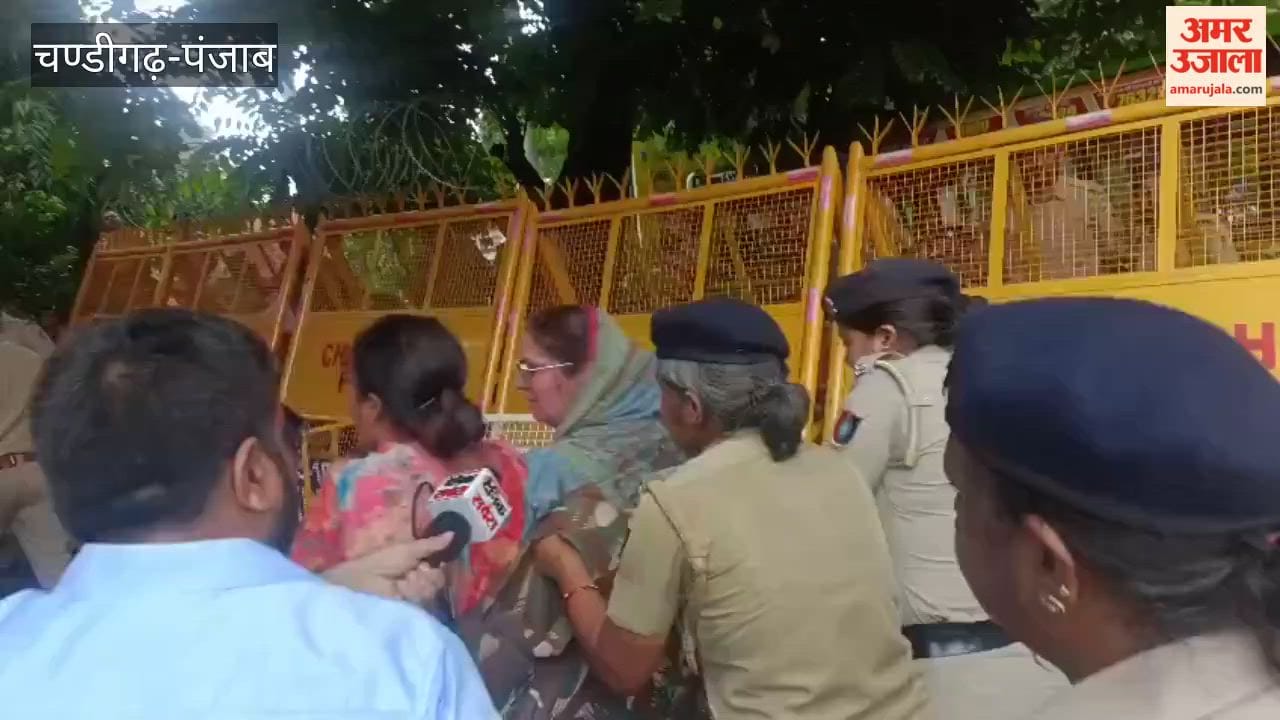 SAD (Badal) women's wing protests in Chandigarh; convoy moves towards CM's residence.