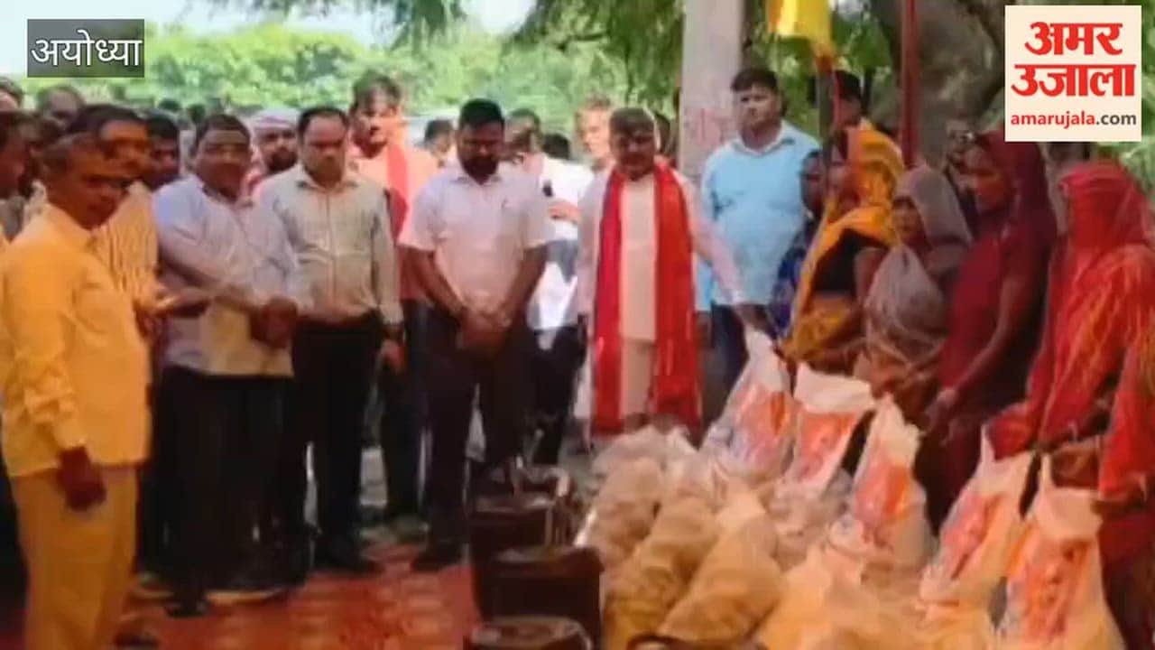 अयोध्या के रुदौली में बाढ़ प्रभावित 312 परिवारों को मिली राहत, अब तक 1482 किट वितरित