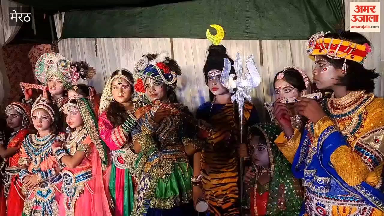 Devotees came to see children dressed in the form of gods and goddesses.