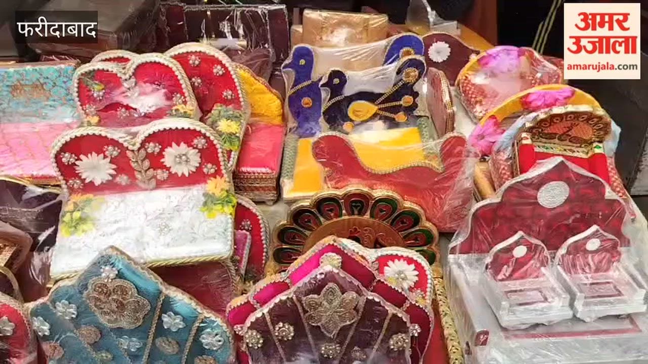 People arrived at NIT-5 market for shopping on occasion of Janmashtami