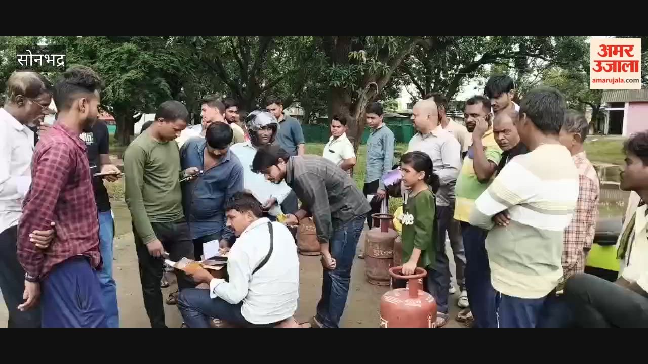 Consumers inconvenienced due to non-delivery of cylinders home