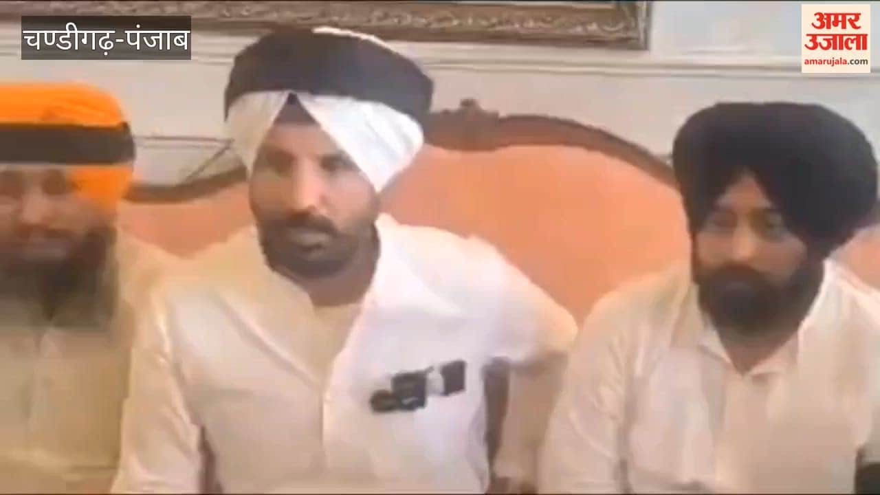 Police stopped Congress workers who were on their way to show black flags to the Chief Minister in Jeera.