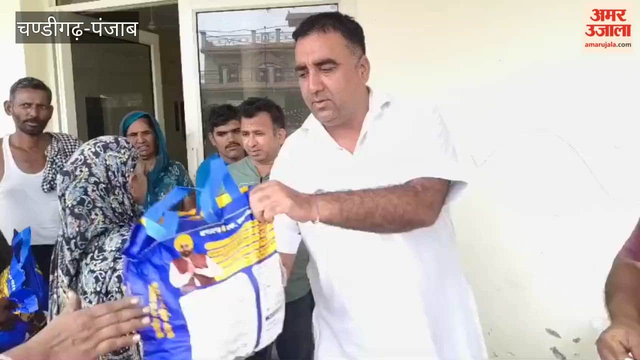 Punjab government's 'Meri Rasoi' campaign in Nangal; kitchen kits distributed in Ward 12.