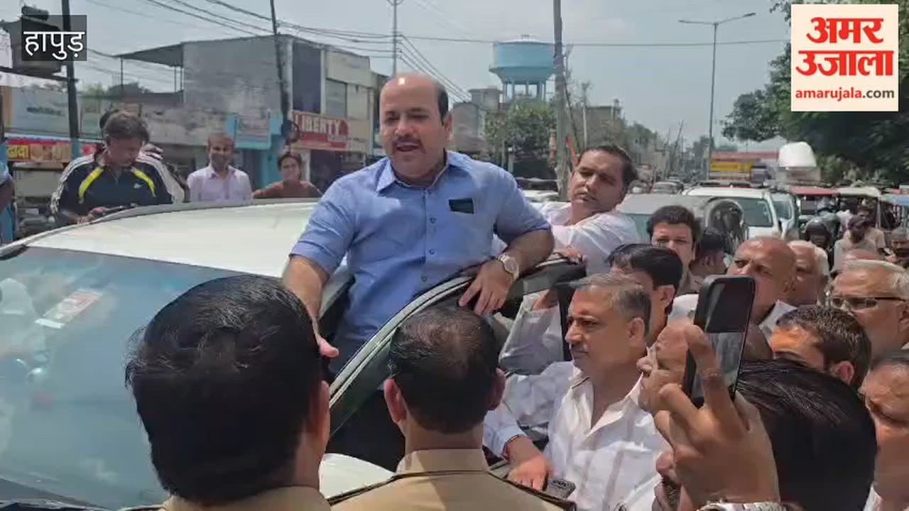 Police stopped Congress leaders who were on their way to Badnoli village in Hapur