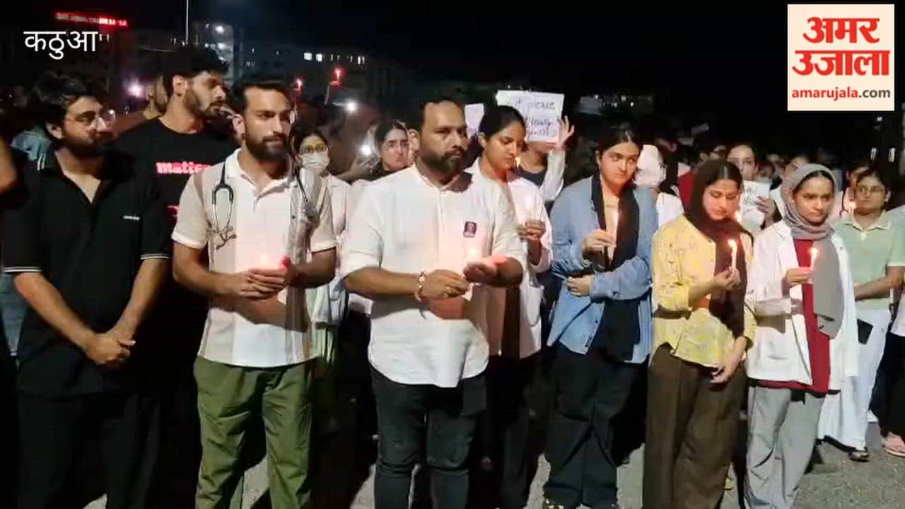 GMC Kathua Intern Doctors Continue Indefinite Strike, Hold Candlelight March