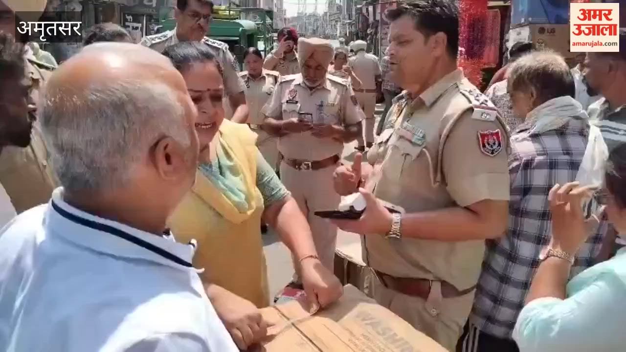 Dispute over encroachment in Chheharta Main Market
