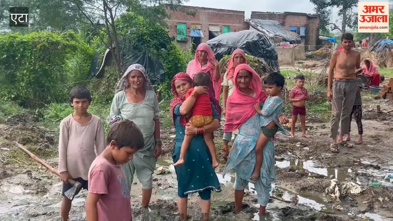 Filth and mud on road  even stepping out of house has become difficult