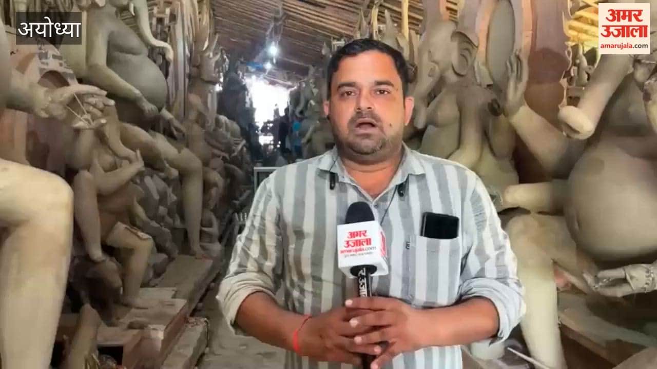 अयोध्या में भगवान गणेश की मूर्तियों को आकार देने में जुटे मूर्तिकार