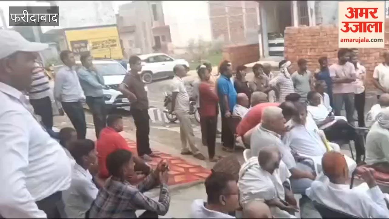 Opposition to dumping garbage in Faridabad Pratapgarh