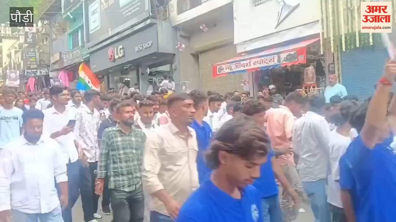 Srinagar Student organizations staged a rally to demonstrate their strength ahead of the student union elections at Garhwal University