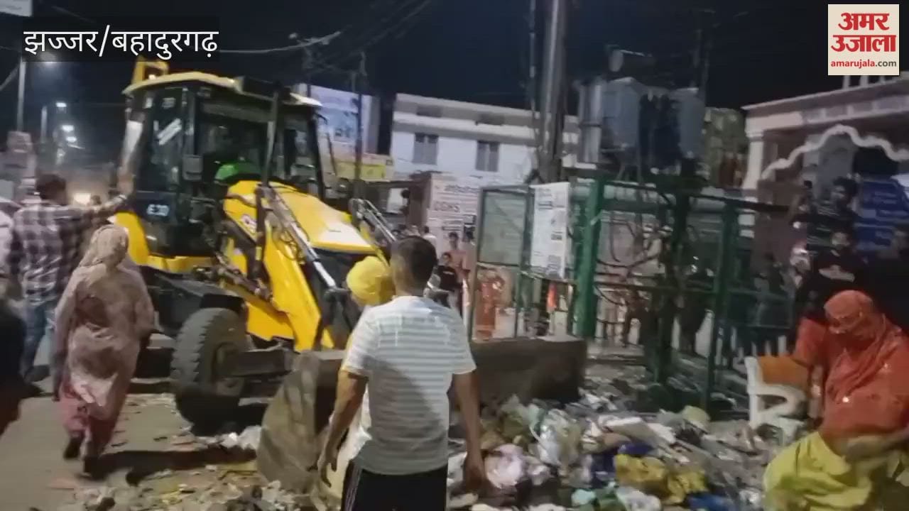 In Jhajjar, 80 sanitation workers courted arrest at 11 PM; the city's garbage was cleared.