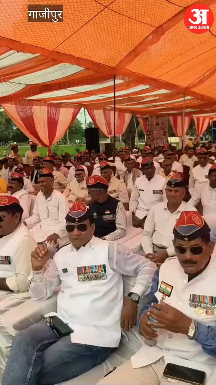 Crowd gathered in Dhamupur on the 61st martyrdom day of Martyr Veer Abdul Hameed