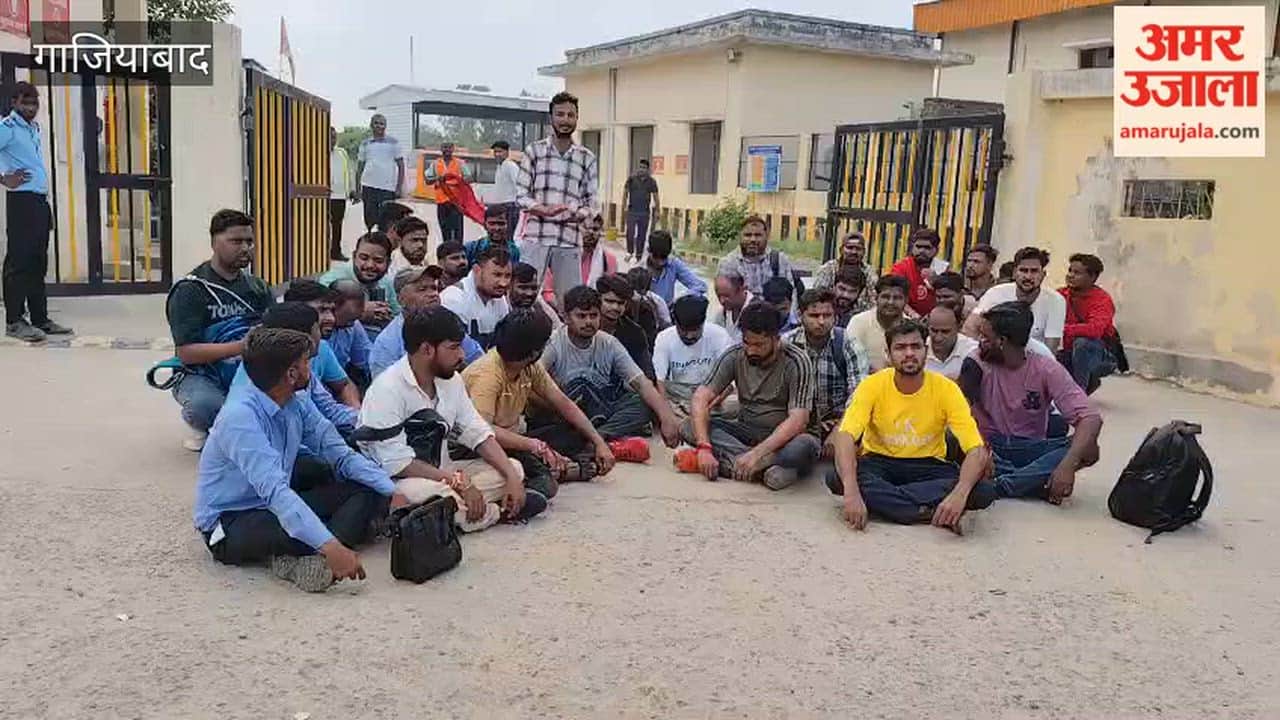 Conductors in Ghaziabad boycott work