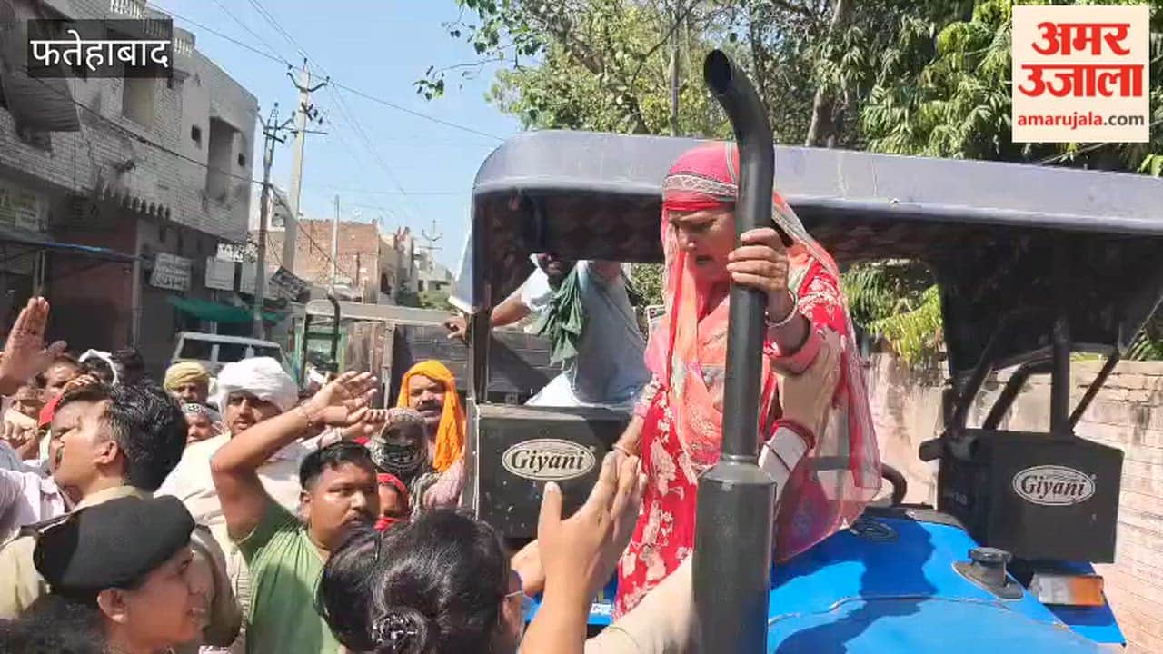 Uproar in Fatehabad over garbage collection; scuffle with police personnel; women climbed onto a tractor.