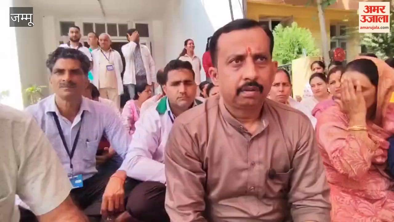 NHM employees' protest at Nowshera Hospital enters third day