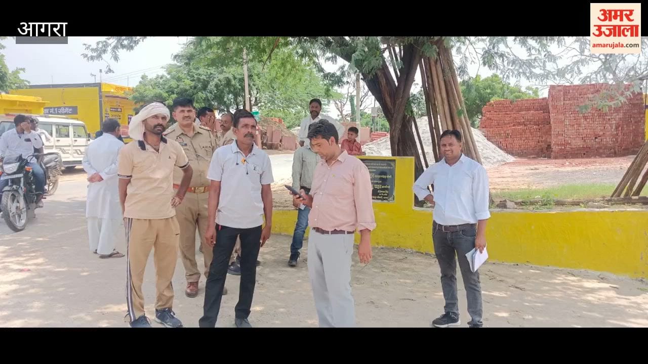 Electricity department team catches 9 people for electricity theft.