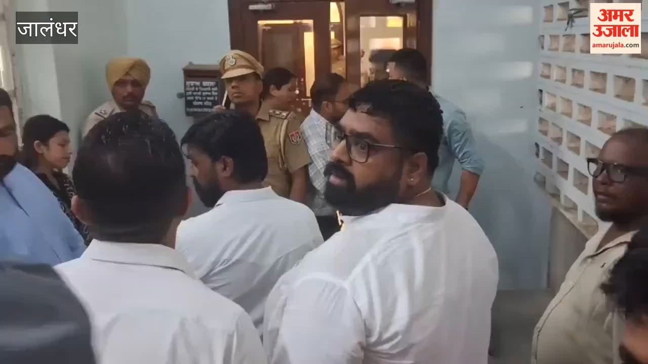 Protest outside the DC office in Jalandhar