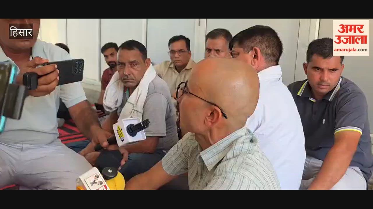 Kuldeep Bishnoi supporter and Market Committee Chairman accused of verbally abusing and assaulting employees.