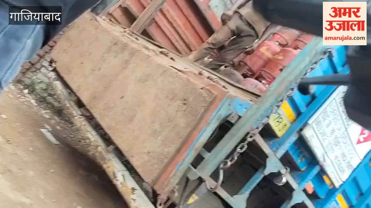 LPG cylinder for 1700 in black market in Ghaziabad