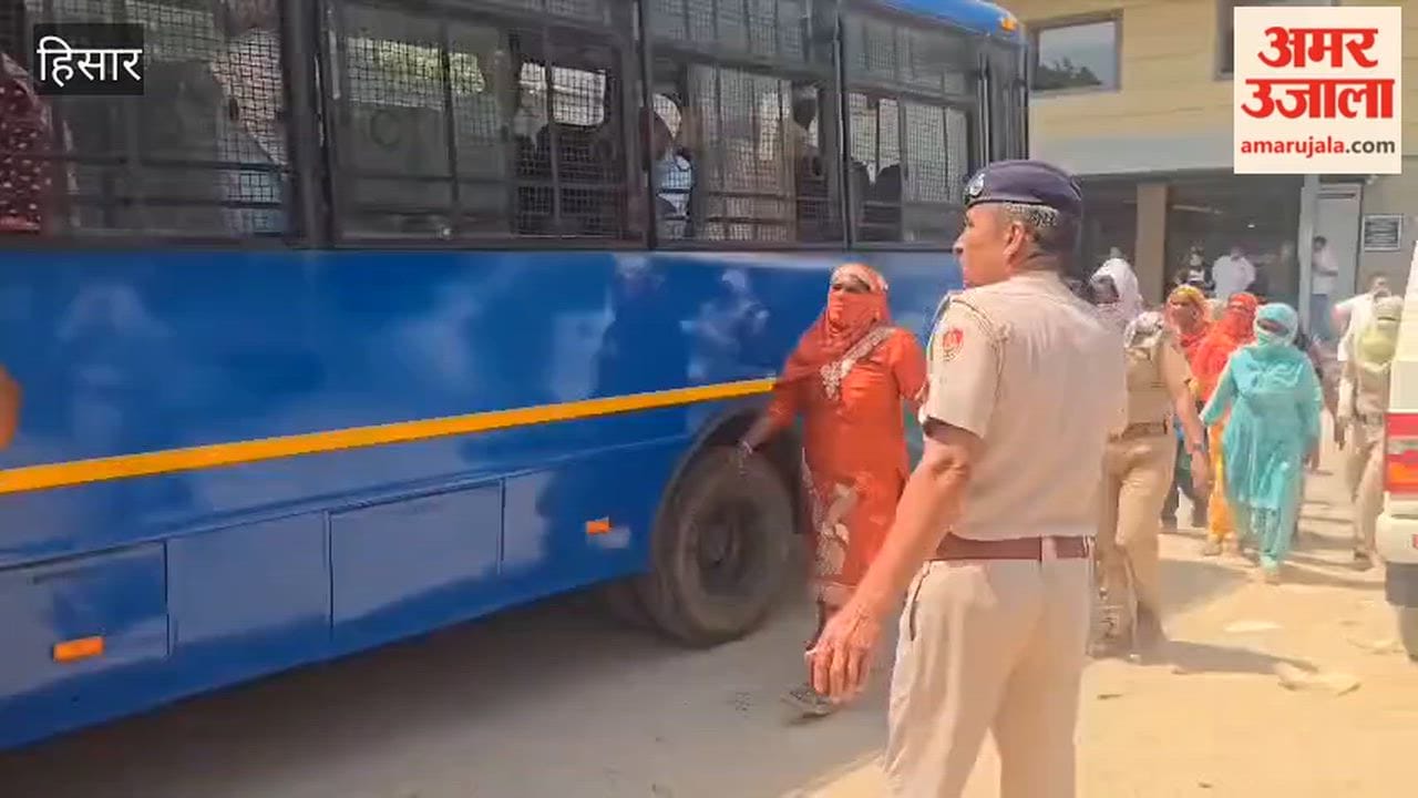 Uproar in Hisar over opposition to garbage collection; female police personnel took charge of the situation.
