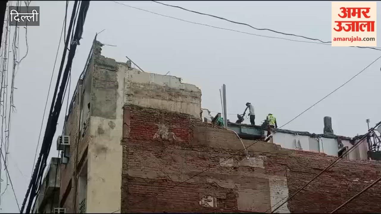 Demolition drive continued in Satya Niketan despite the rain