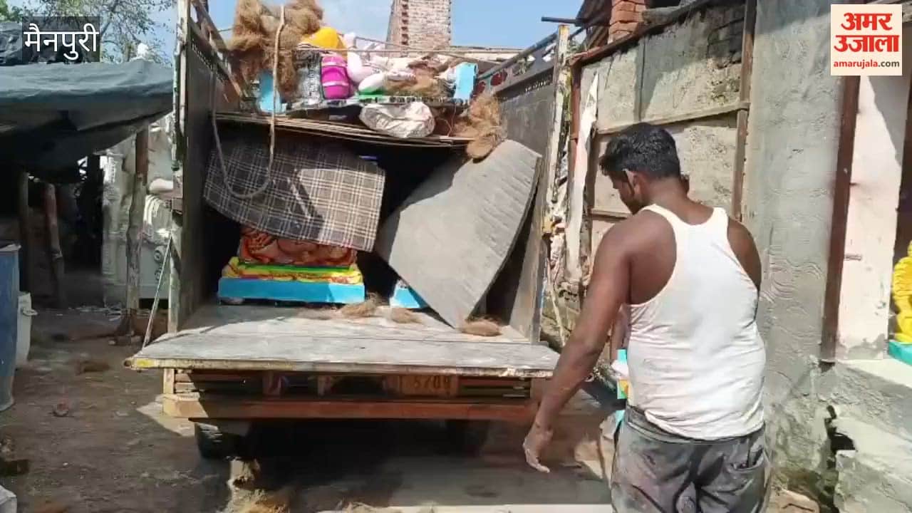 enthusiasm of Ganeshotsav devotees busy bringing Bappa home