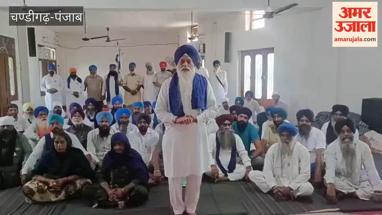 Review of preparations for the sit-in protest at a meeting of the Kisan-Mazdoor organization in Ferozepur.