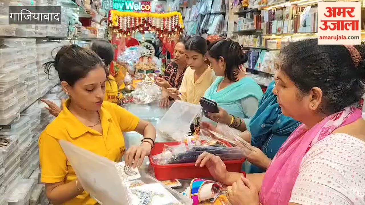 Women shopping for worship materials on eve of Ganesh Chaturthi festival