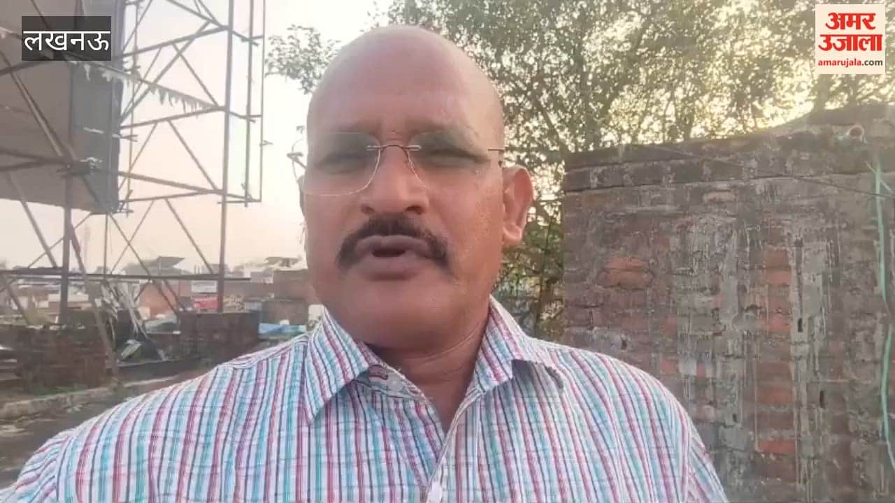 लखनऊ में इटौंजा के बाढ़ प्रभावित गांव पहुंचे पूर्व विधायक गोमती यादव, किसानों से की बात