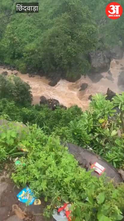 Four Nagpur youths trapped in Kukrikhapa waterfall, SDERF rescues 150 feet deep
