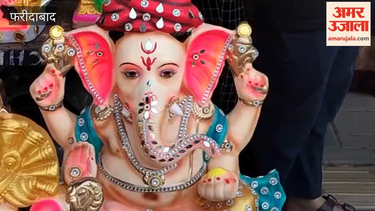 Preparations for Ganesh Chaturthi intensify in Faridabad's Sector-16