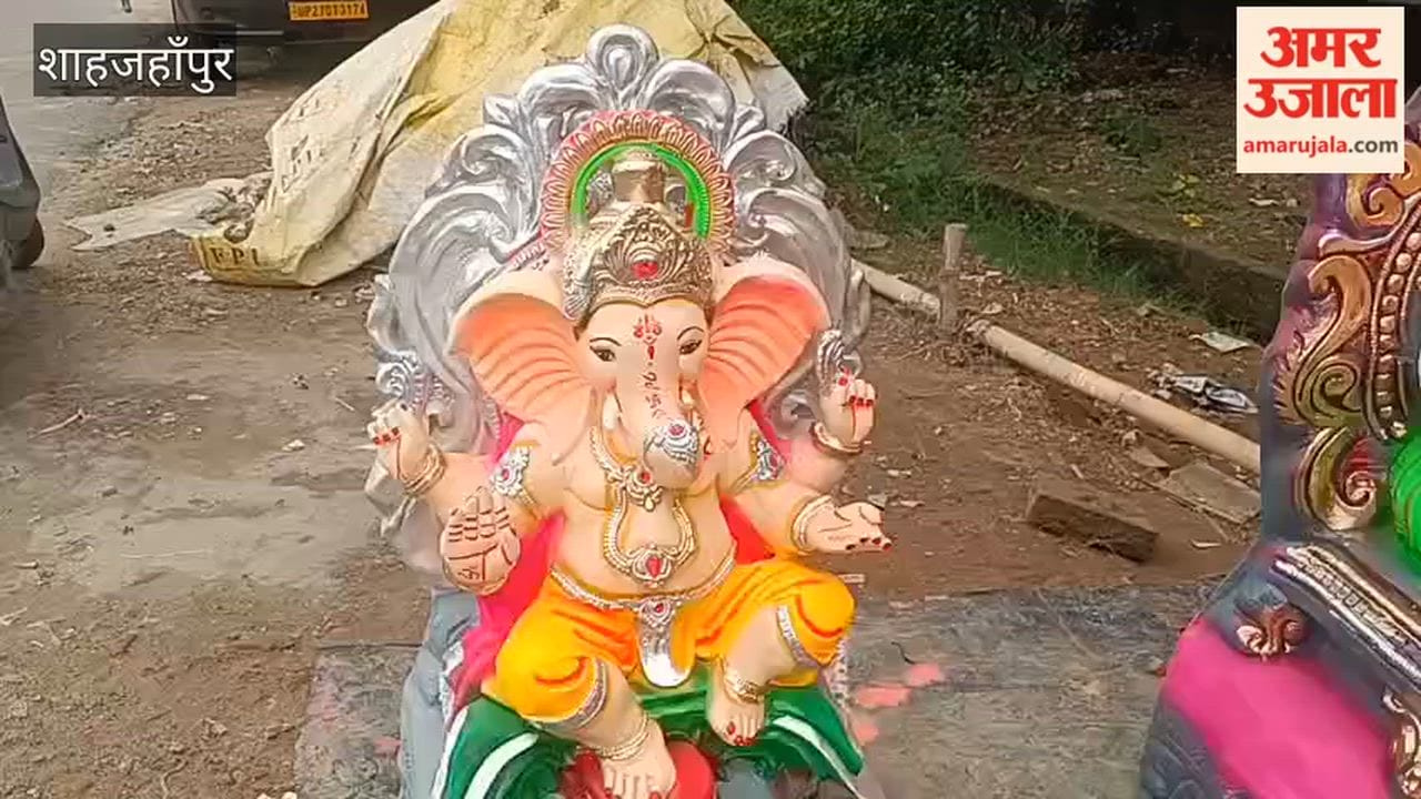 Markets flooded with idols of Lord Ganesha