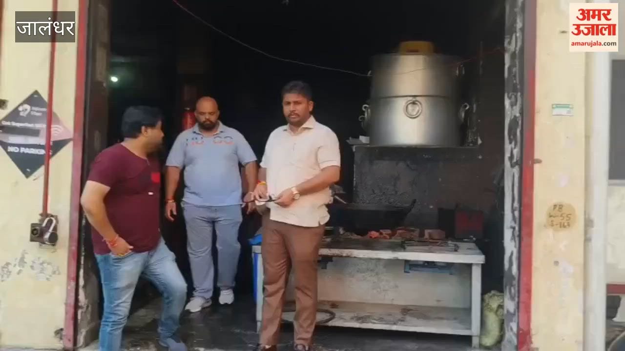 Health Department raids two sweet shops in Jalandhar; 75 kg of suspicious paneer seized.