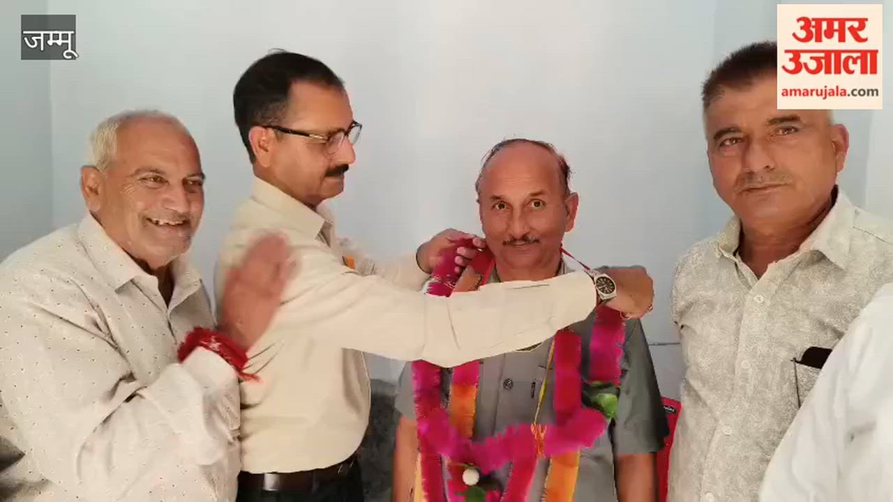 Senior Citizens Forum meets in Pauni