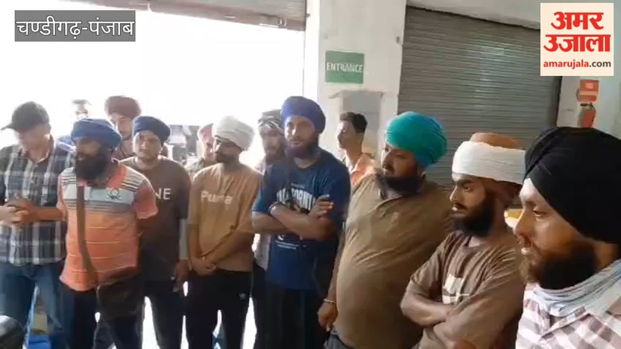Cash worth five lakh rupees stolen from an Amazon store in Jeera; incident captured on CCTV.
