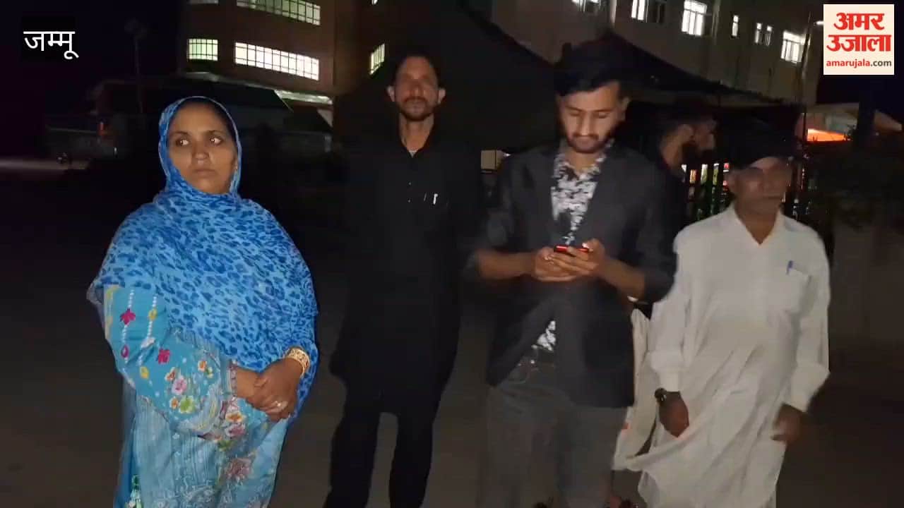 NHM Employees Hold Candlelight March in Bandipora Amid Ongoing Strike