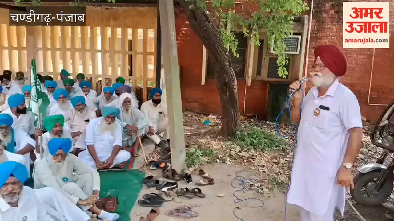 Farmers gheraoed the Powercom office in Faridkot