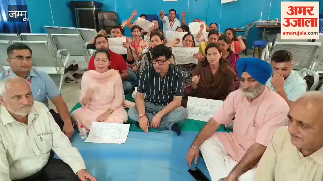 NHM employees' strike in Pauni enters sixth day