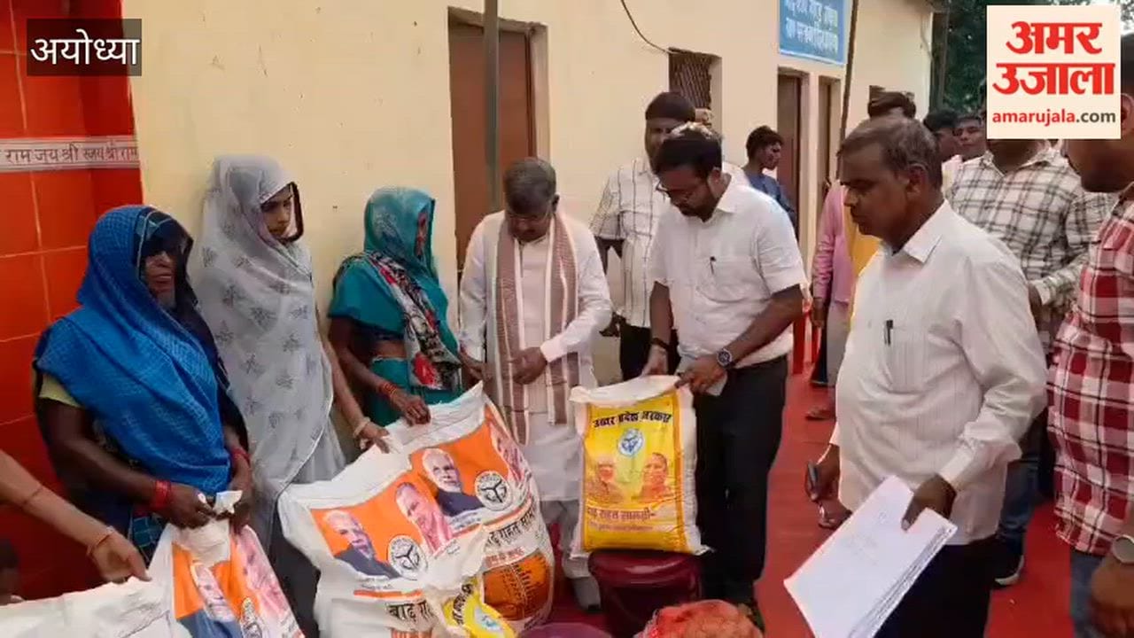 अयोध्या: विधायक रामचंद्र यादव की मौजूदगी में हुआ वितरण, रुदौली तहसील में अब तक 2365 राहत किट बांटी गईं