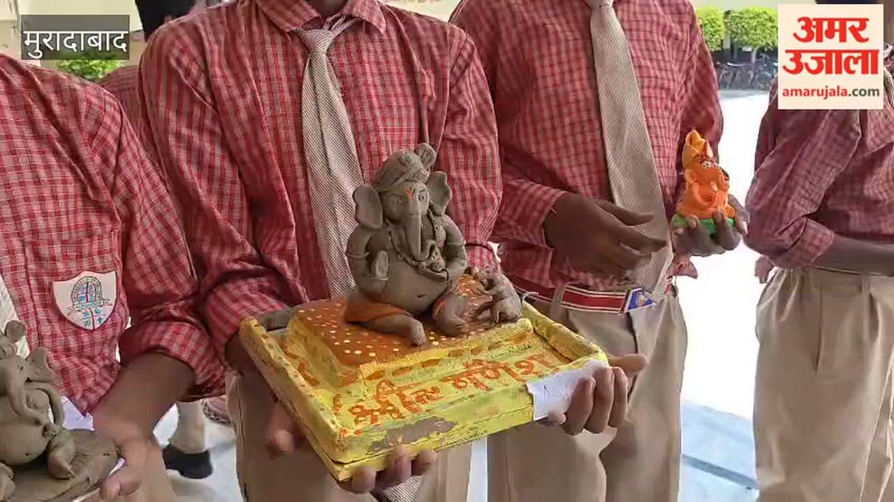 Students made Ganesha idols out of clay