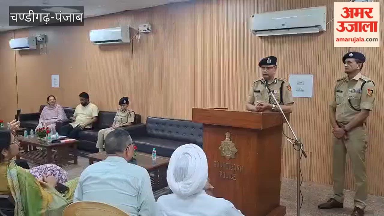 DGP Preet Hooda listened to people grievances in Manimajra