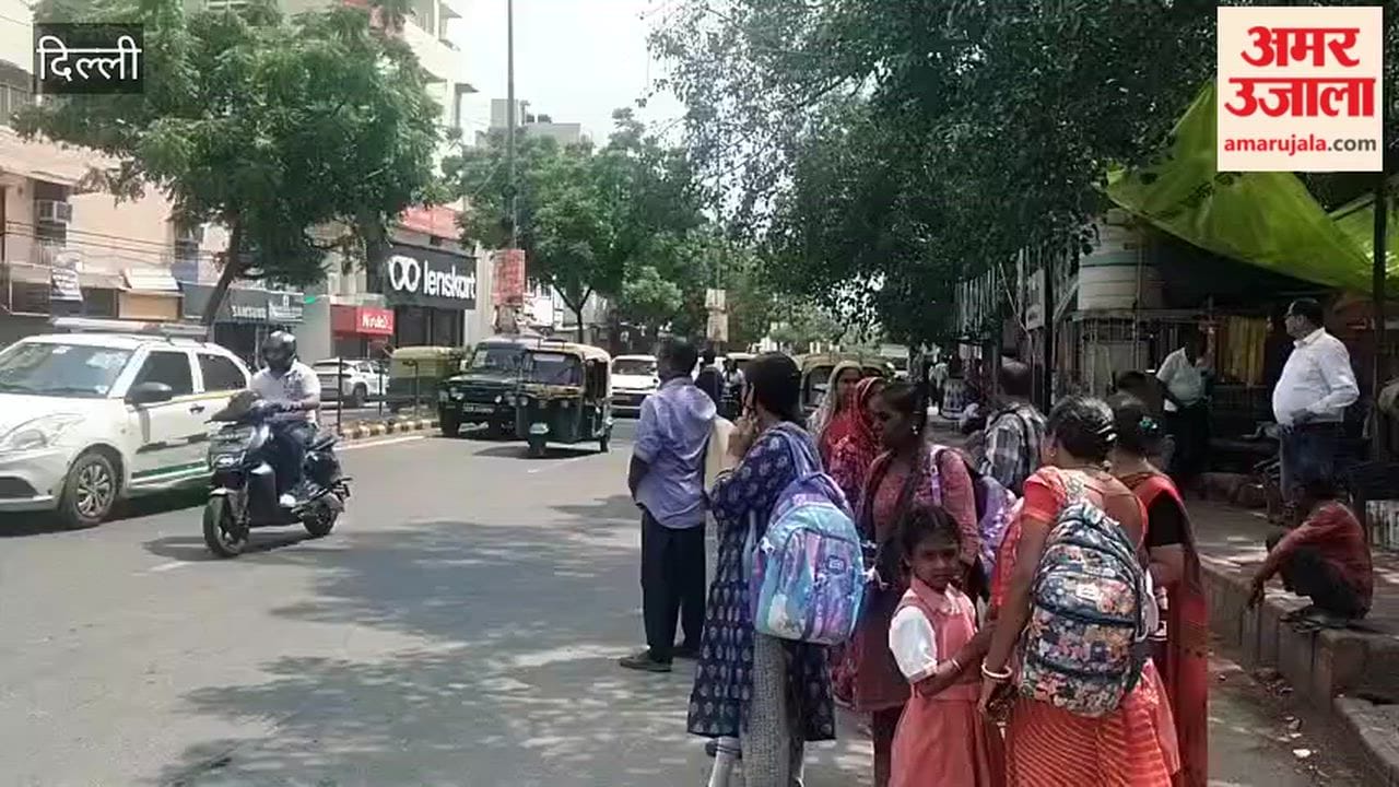 People are facing inconvenience due to the Delhi bus strike