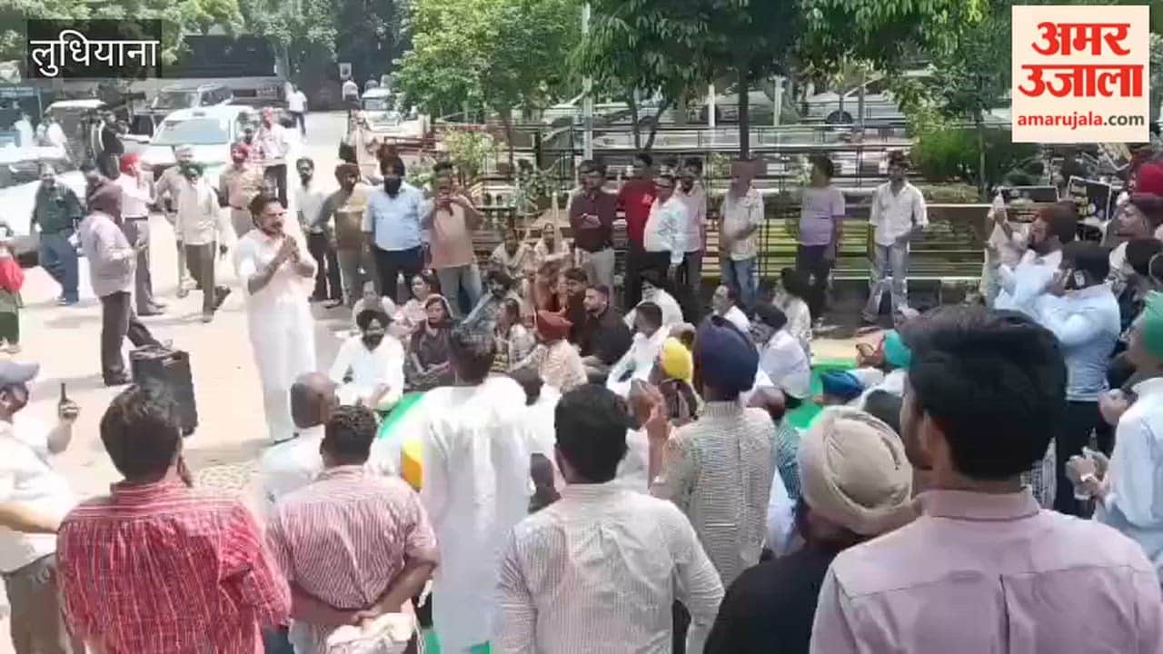 Shiromani Akali Dal (Badal) protests against power cuts in Ludhiana.