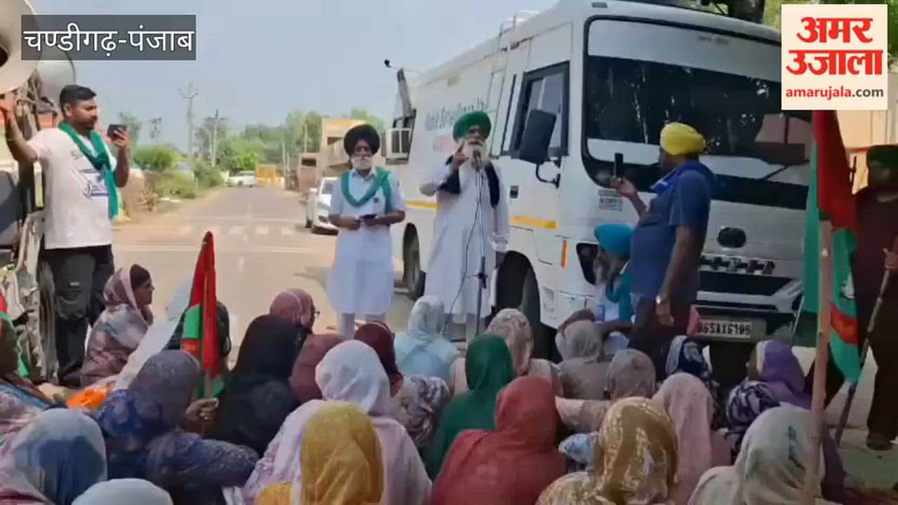 Kisan Mazdoor Morcha's protest near Speaker Sandhwan's residence in Faridkot continues for the third day.