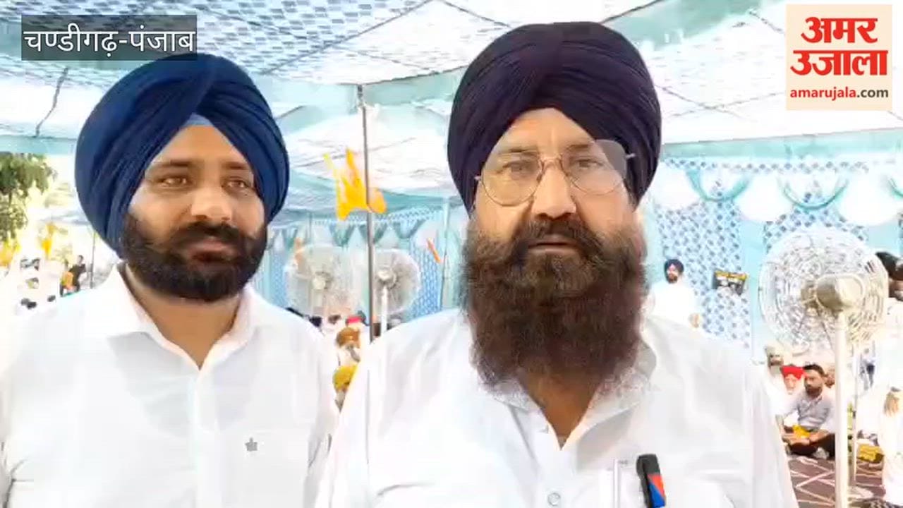 SAD (Badal) stages protest over power crisis in Zira.