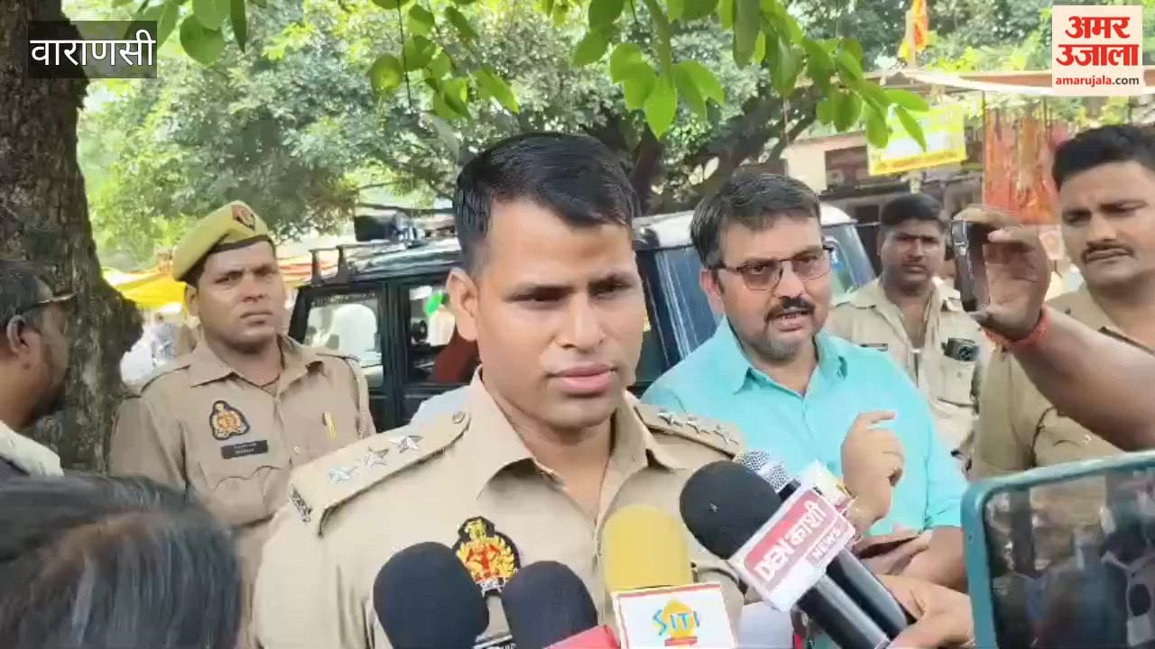 Theft in several shops in Gumti Market in Varanasi