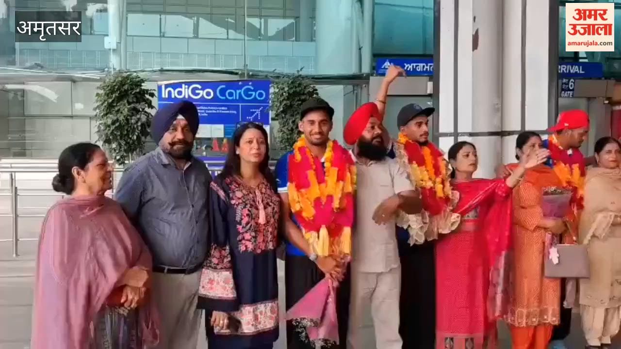 Hockey player Manmeet Singh accorded a grand welcome at Amritsar airport upon his return after winning the Junior Asia Cup.